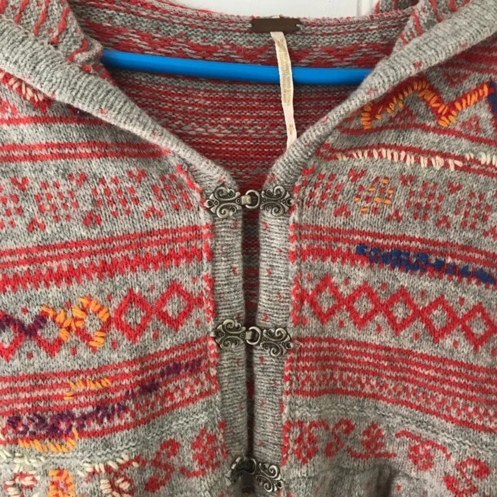 Sweater - Picture 6 of 8